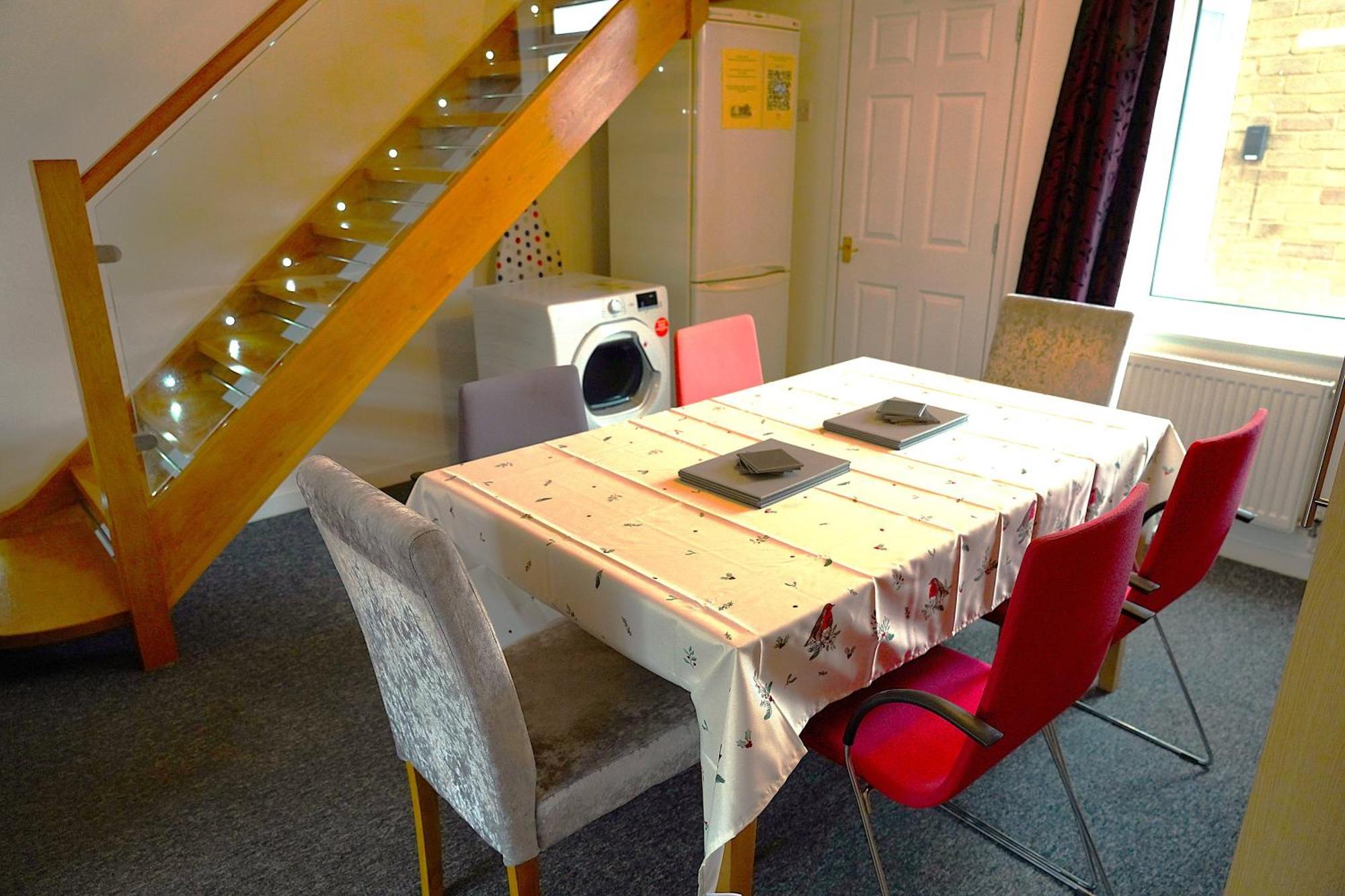 Sleeps 10, Free Parking, Close To Science Park, King Size Bed Milton  외부 사진